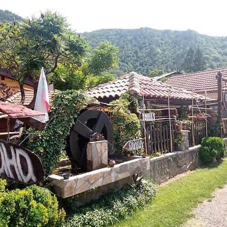 Hotel кръчмъ при байката Alpin Ribarica